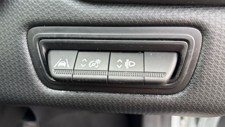 Renault Clio 1.0 TCe 90 Iconic 5dr Petrol Hatchback